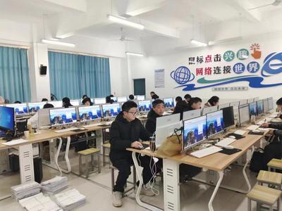 泗縣創(chuàng)新開展“行業(yè)評價”，以網(wǎng)絡(luò)技術(shù)服務(wù)推動初級職稱陽光評審